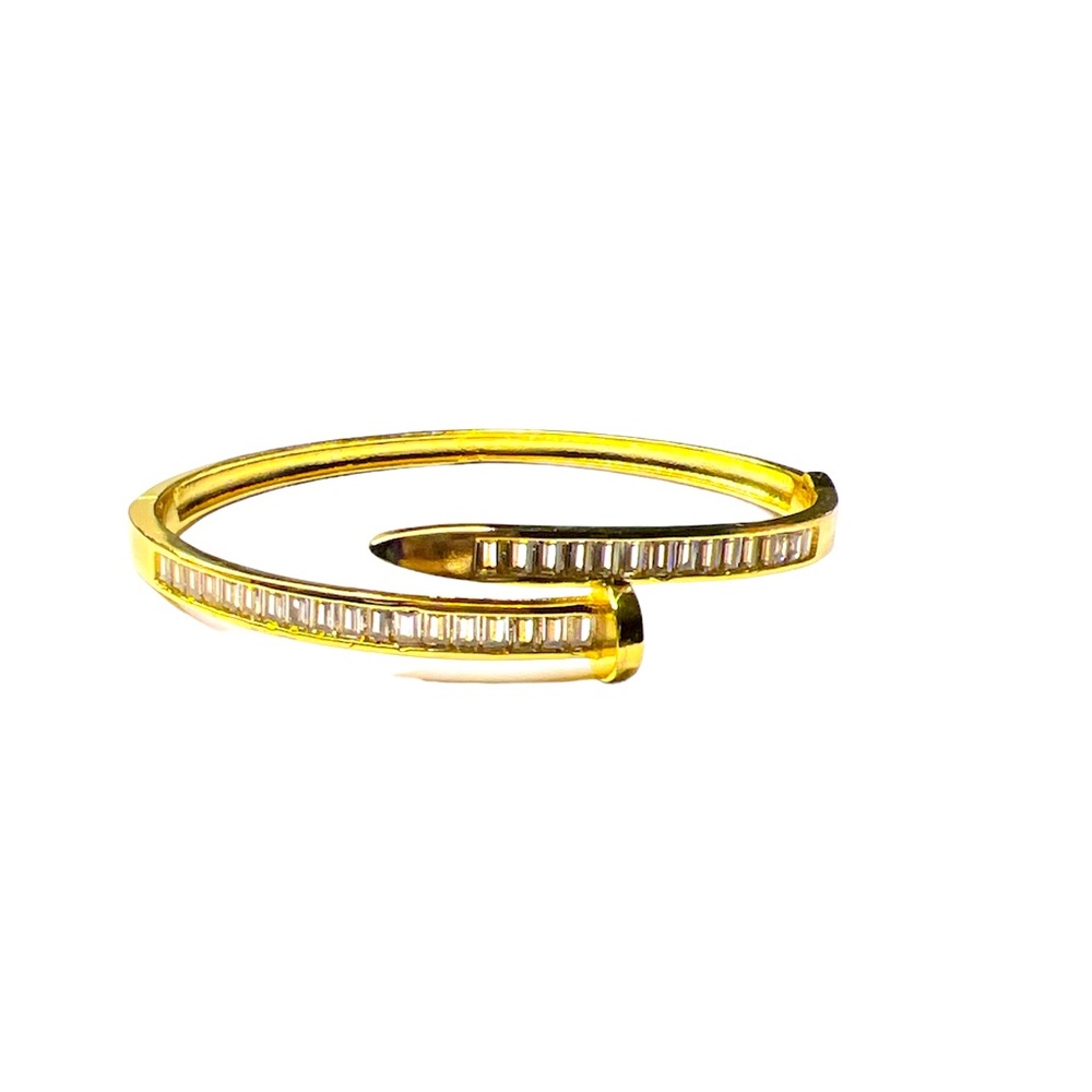 C- Bracelet